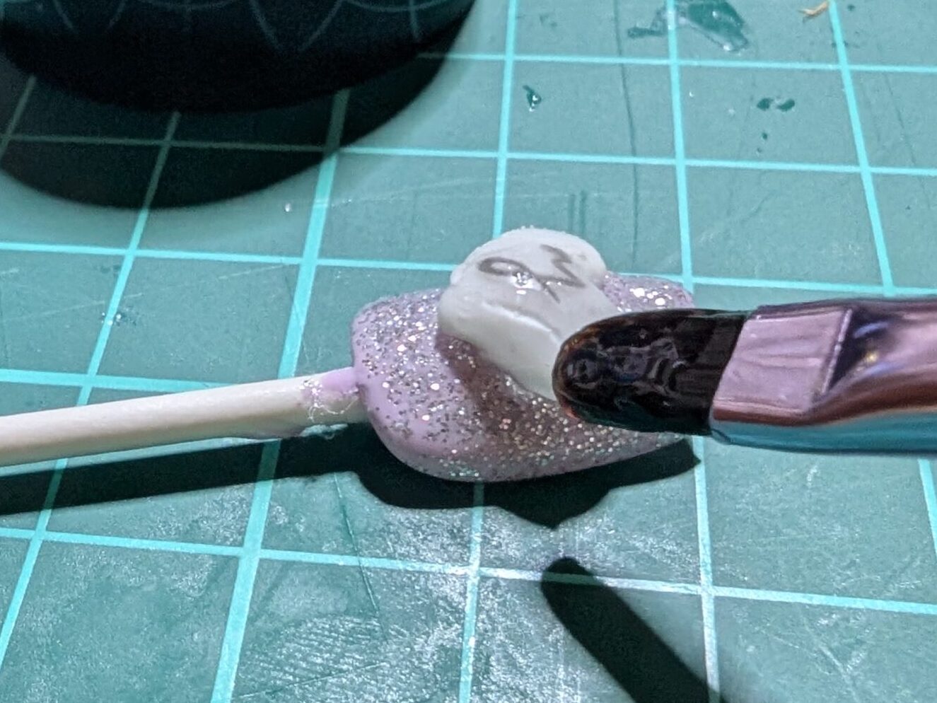 アイシングジェルでサイドを塗る