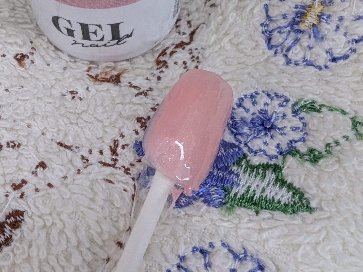 ピンクラメのカラージェル写真