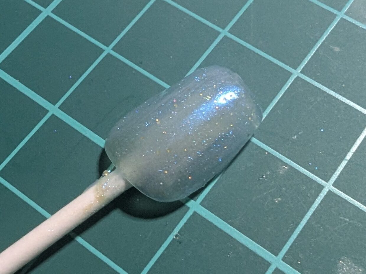 水色のオーロラネイル